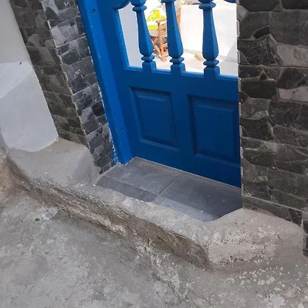 Archontiko Traditional House 1850 בית נופש Olympos (Karpathos)